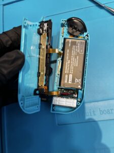 Nintendo switch　Joy-Conの左スティック