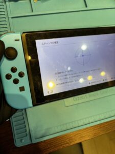 Nintendo switch　Joy-Conの左スティック