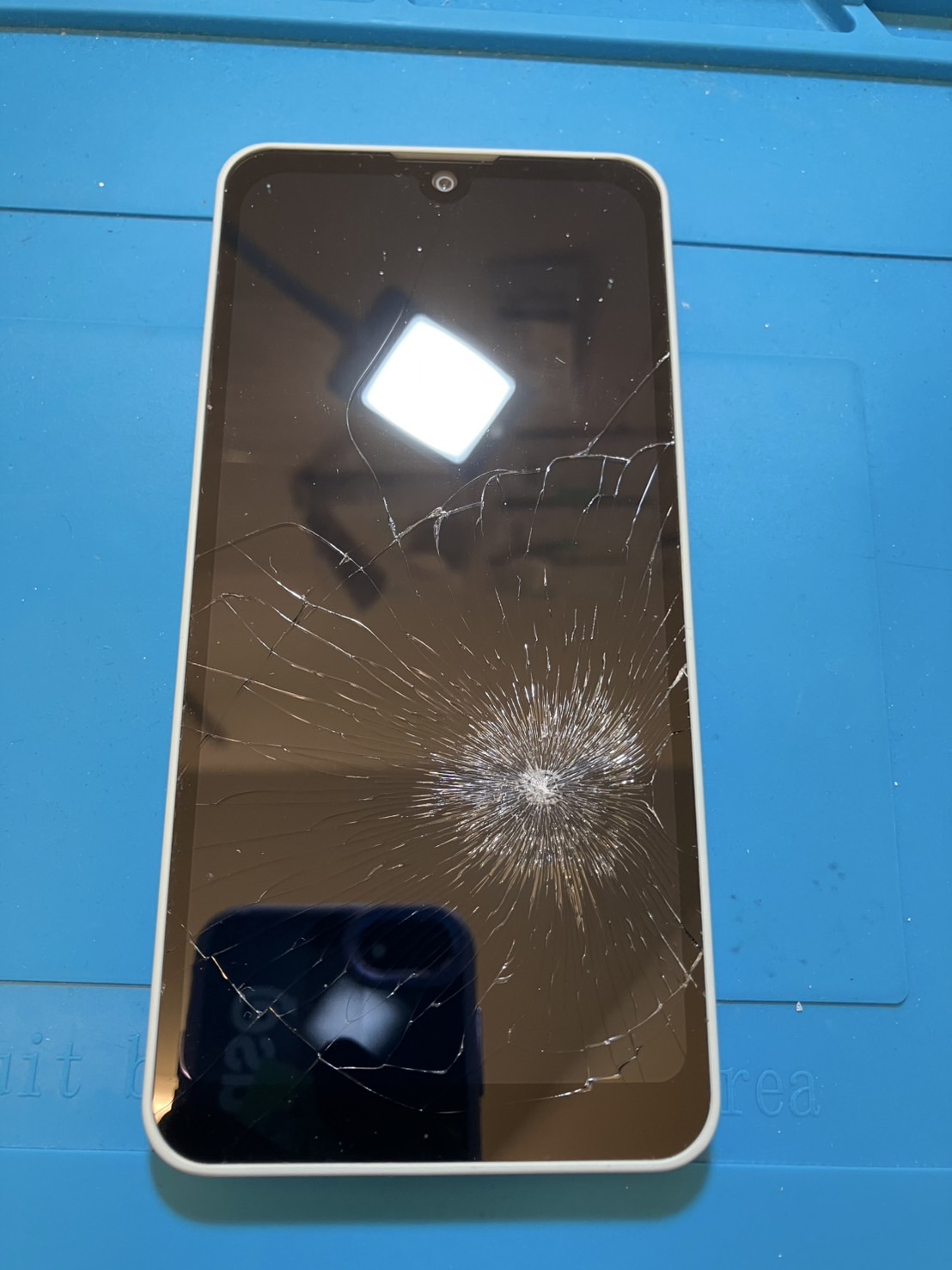 【木曽川店】AQUOS wish3の液晶画面交換【一宮市からご来店】