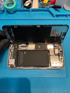iPhone13