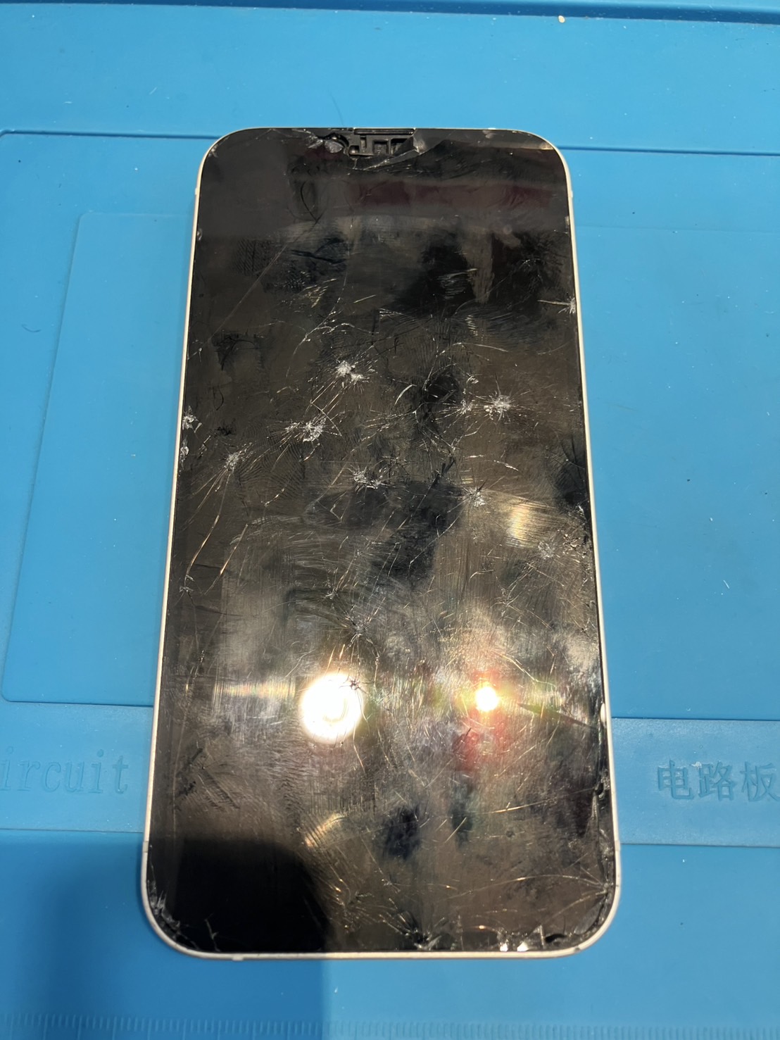 【木曾川店】iPhone14の画面交換【一宮市からご来店】