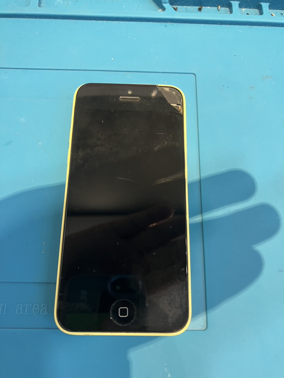【木曽川店】iPhone5cのバッテリー交換、液晶画面修理【一宮市からご来店】